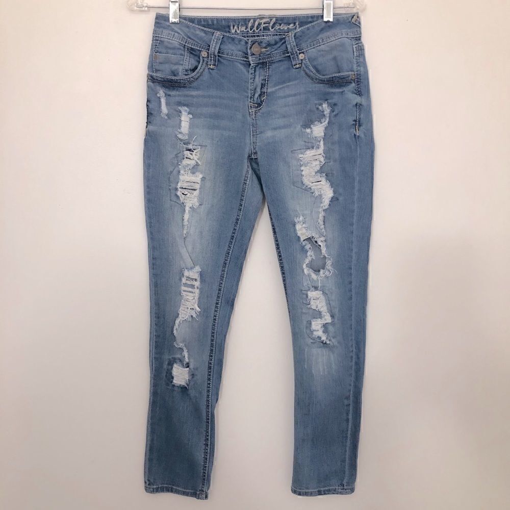Wallflower Size 5 Distressed & Ripped Jeans!